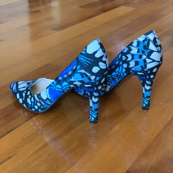 Lightly worn Nine West Butterfly Wing Print Heels - Picture 5 of 6